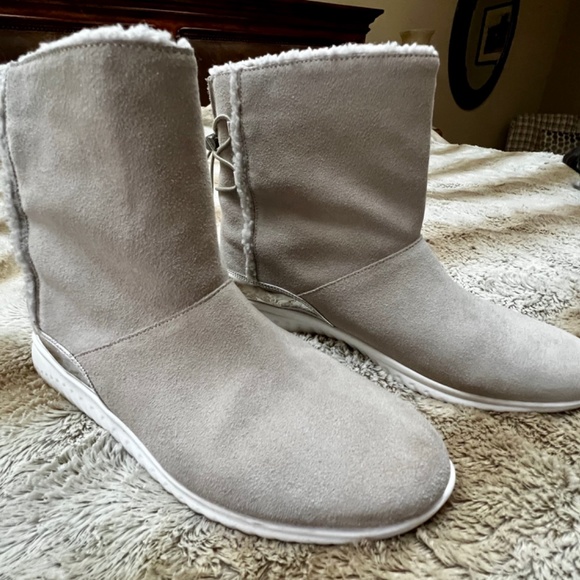Cole Haan Studiogrand Slip-On Boots Suede Gray 8B - Picture 1 of 6
